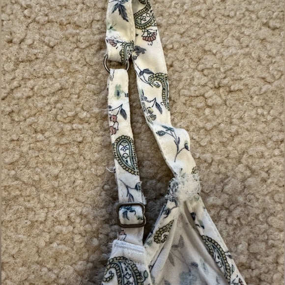 Hollister tank tops - Picture 5 of 11